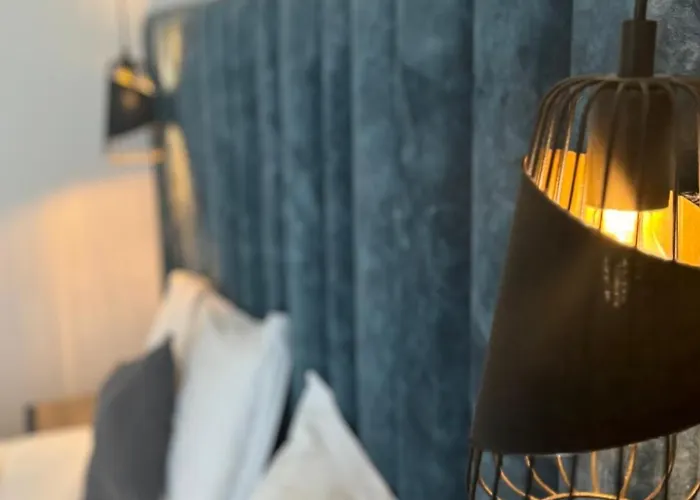 Bar Restorant Ylli מלון 4*