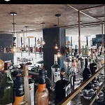 فندق Bar Restorant Ylli 4*