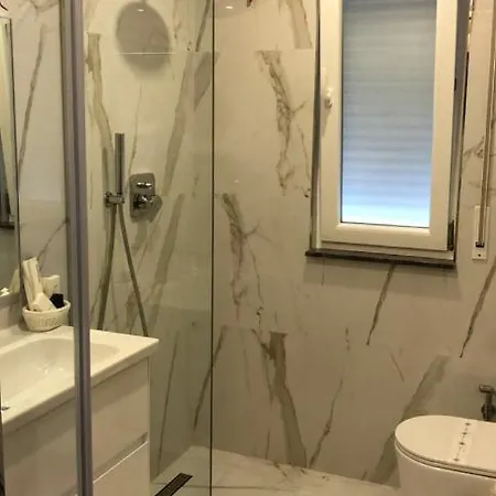 Szálloda Bar Restorant Ylli Shëngjin