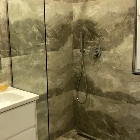 Bar Restorant Ylli 4*