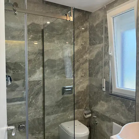 Bar Restorant Ylli 4* Shëngjin