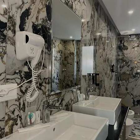 Szálloda Bar Restorant Ylli 4*