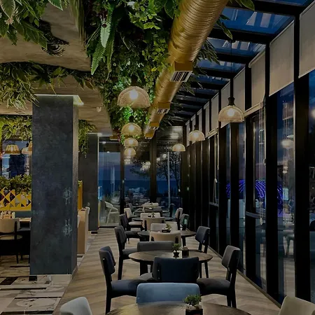 Bar Restorant Ylli فندق Shëngjin